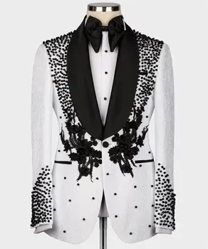 Роскошный белый свадебный смокинг с черными аппликациями, жемчугом, костюмы для жениха, приталенный блейзер, жилет, брюки, мужской костюм на заказ